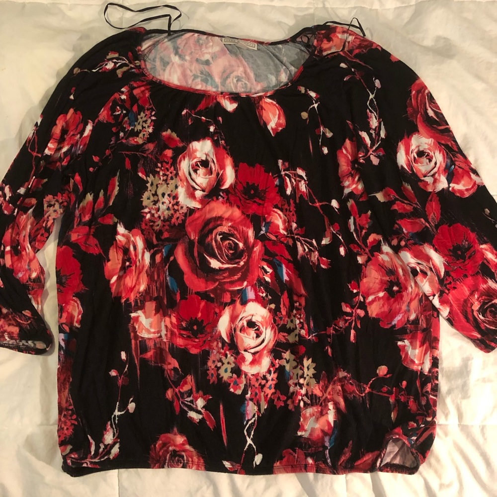 3/4 length sleeve floral top
